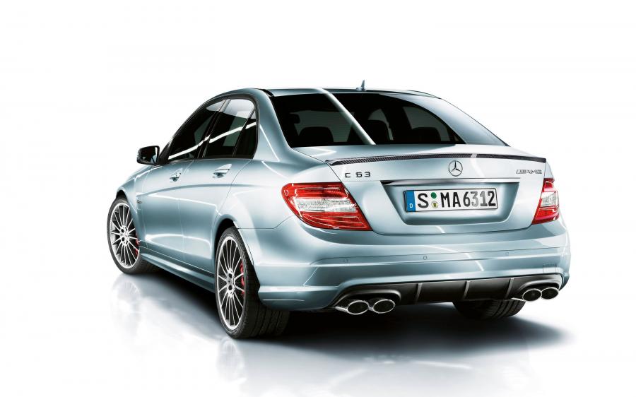 Mercedes-Benz C63 AMG Performance Package Plus 2009 года  (фото 1 из 2)